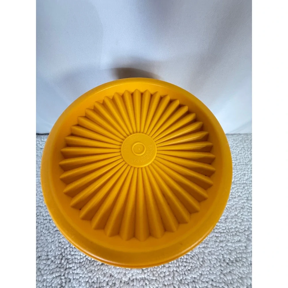 Vintage Tupperware Yellow Servalier Canister 811-4 Sunburst Lid Orange Floral‎